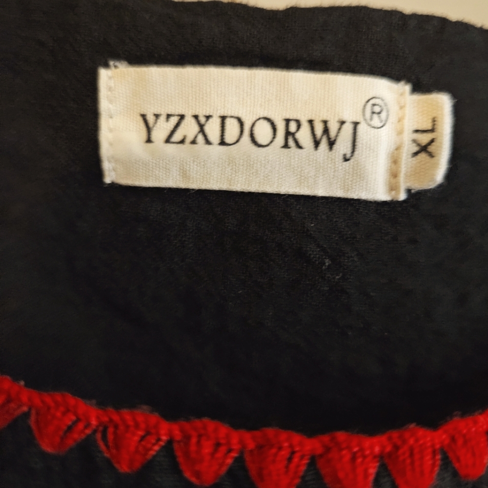 YZXDORWJ Boho Floral Embroidered Black Top - Size XL - Picture 3 of 3